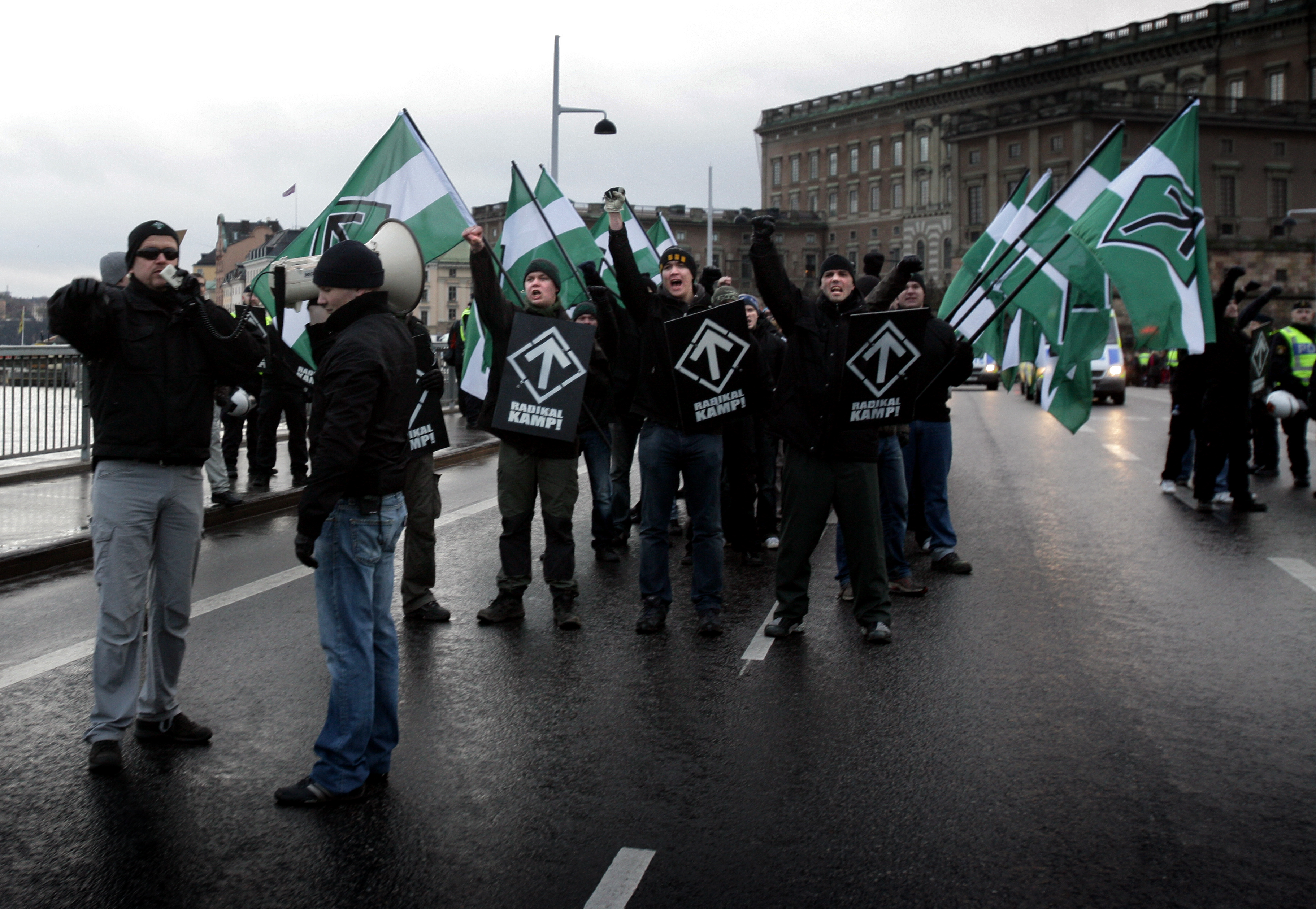 Antirasism, Valdtakt, Svenska motstandsrorelsen, Bollnäs